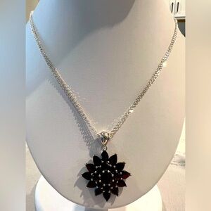 Sterling 13.50 Ct tw Garnet Cluster pendant w/18” magnetic clasp chain.